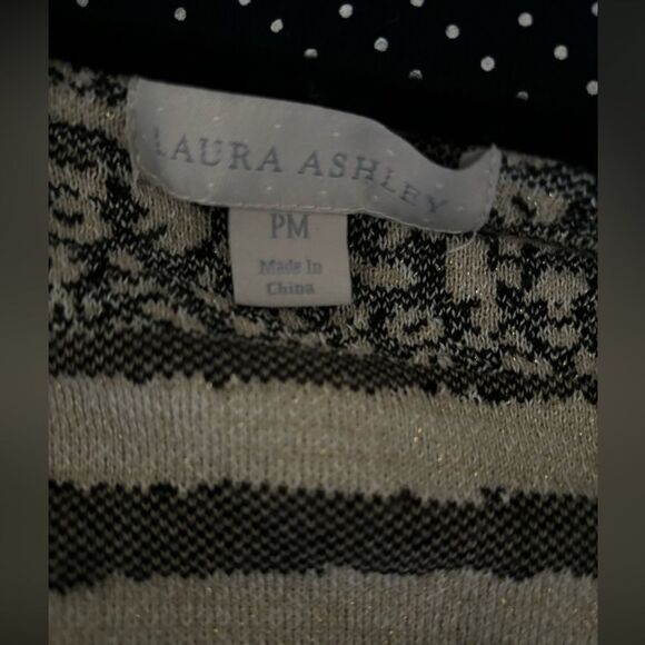 Laura Ashley SZ Medium Petite Animal Print Cardigan Sweater Hook & Eye Closure - Picture 4 of 7